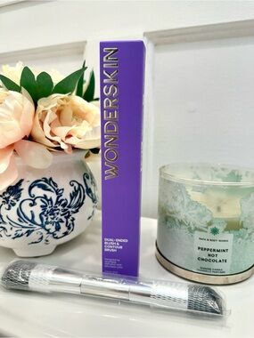 Wonderskin Dual-Ended Blush & Contour Brush